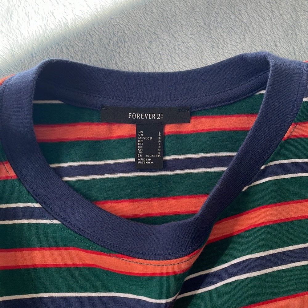 Striped Cropped Tee - Picture 2 of 3